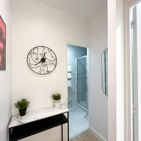 80 - Cinema Sebastopol Lägenhet *