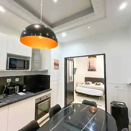 80 - Cinema Sebastopol Lägenhet